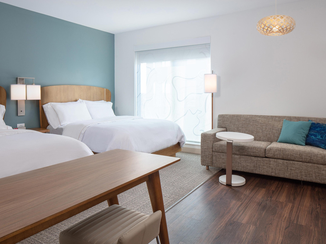 Element Iowa City主图