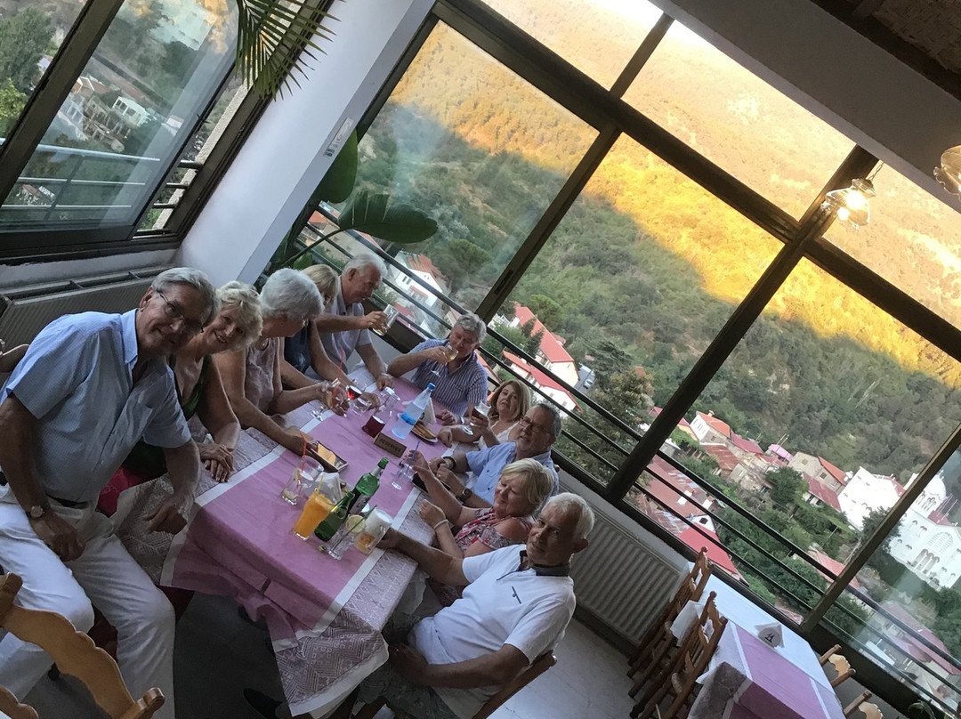 Two Flowers Hotel主图