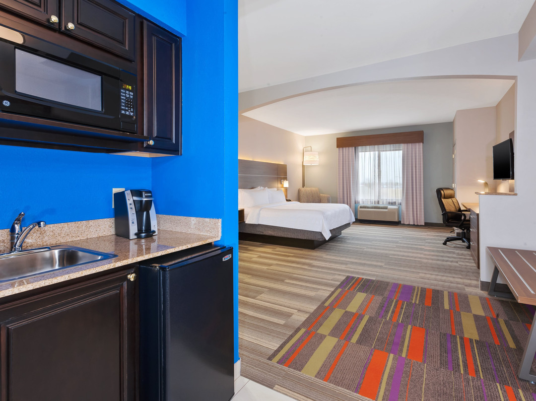 Holiday Inn Express & Suites Warminster - Horsham By IHG主图