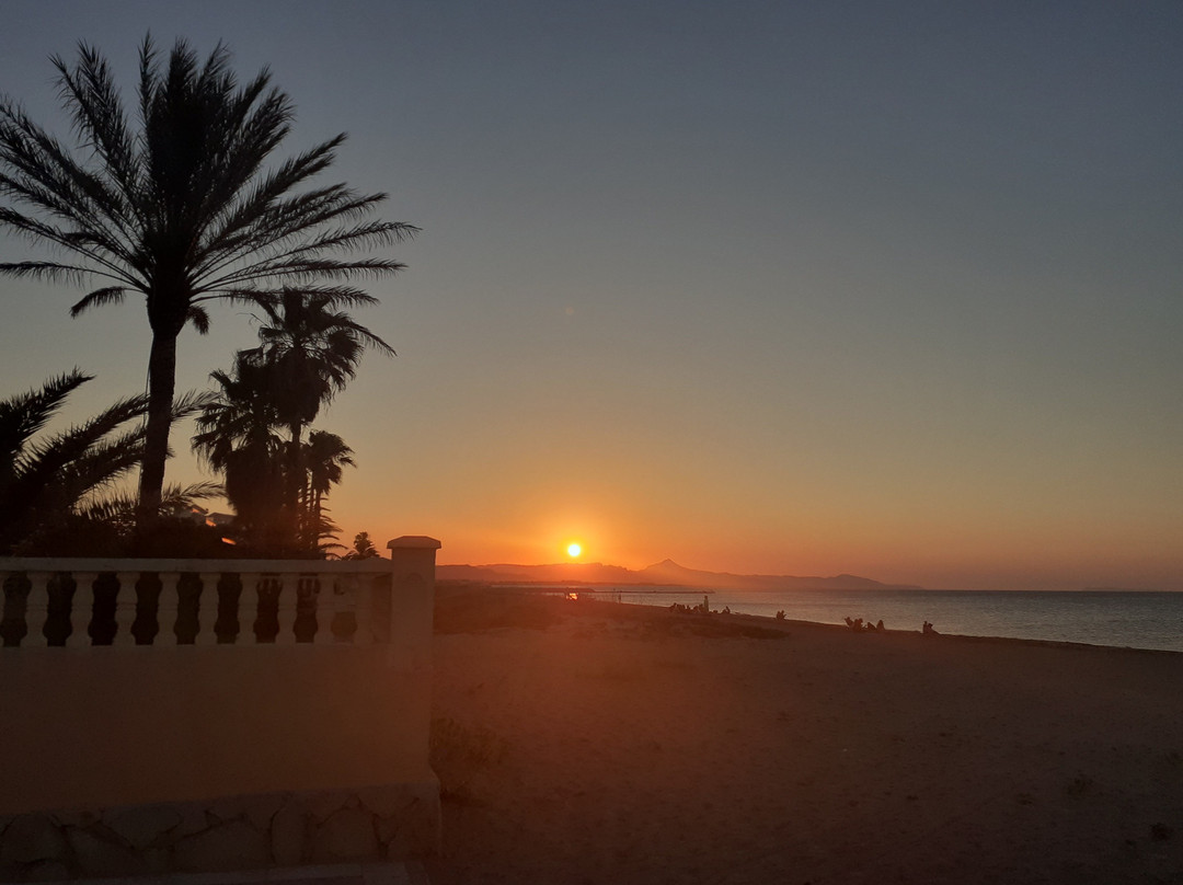 Platja de les Deveses景点图片