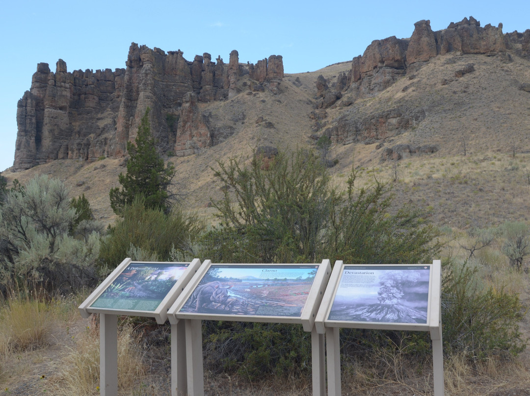 John Day National Monument - Clarno Unit景点图片