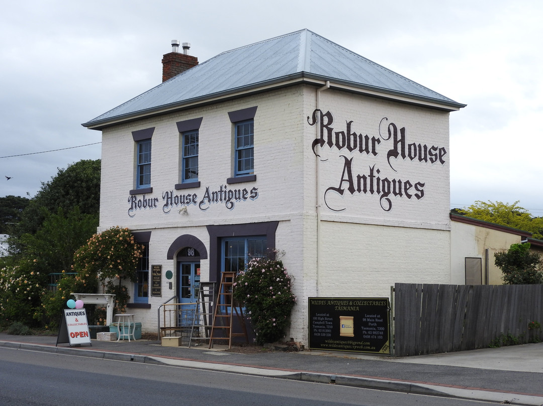 Wildes Antiques at Robur House