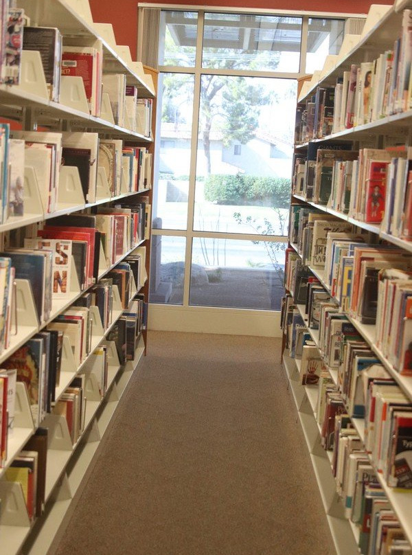 Cathedral City Library-大教堂城必去景点