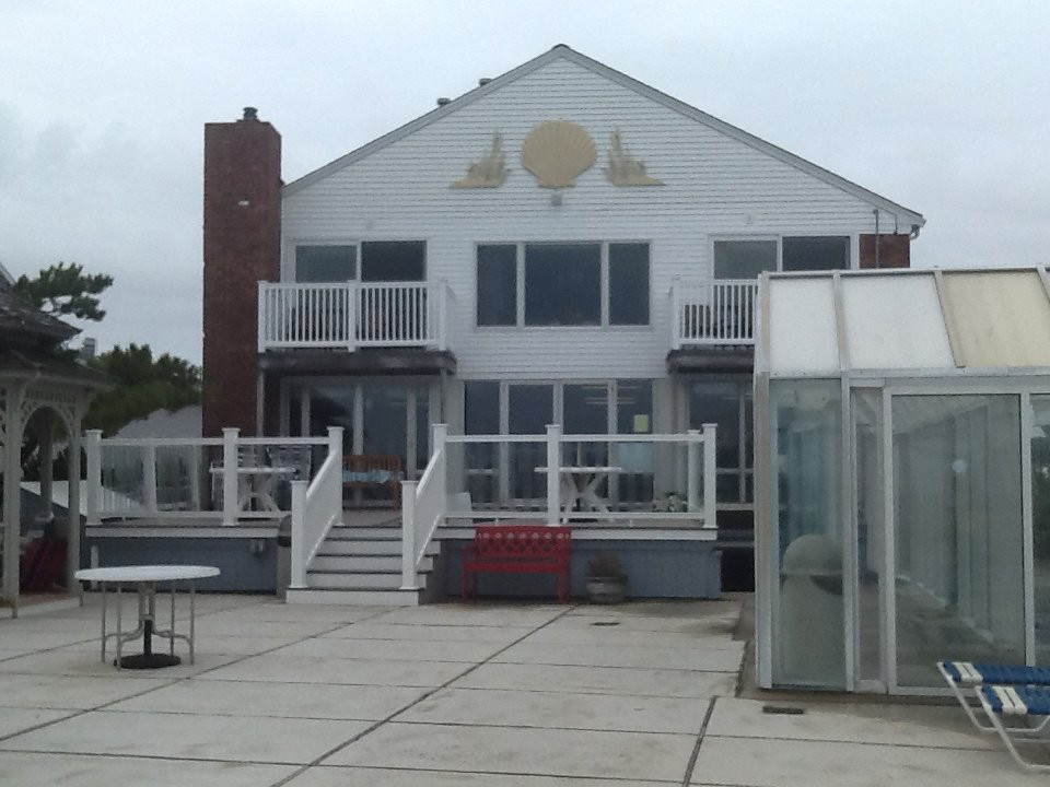 Ocean Club on Smuggler's Beach主图