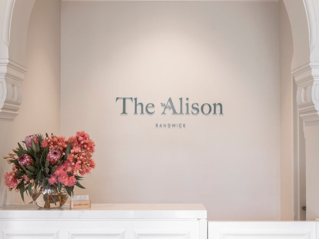 The Alison Randwick主图