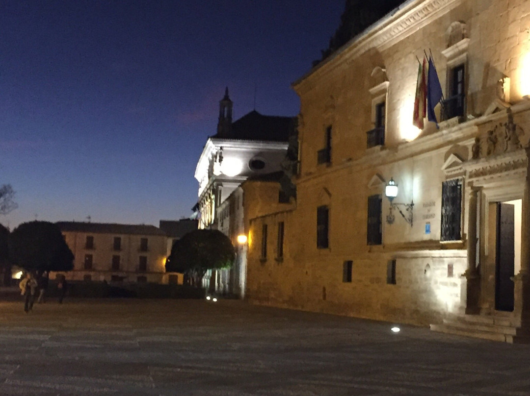 Plaza Vazquez de Molina-乌维达必去景点
