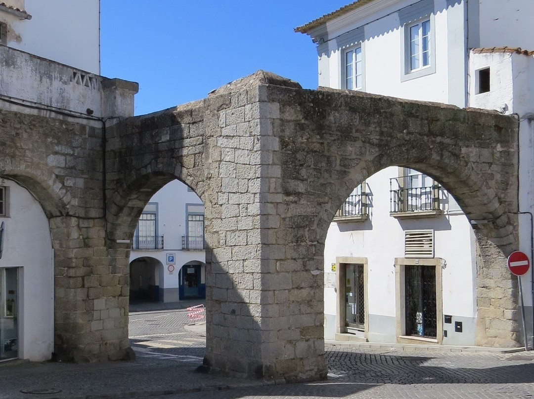 Largo Luis de Camões-埃武拉必去景点