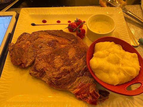 Kyriad Clermont-Ferrand Nord Riom主图