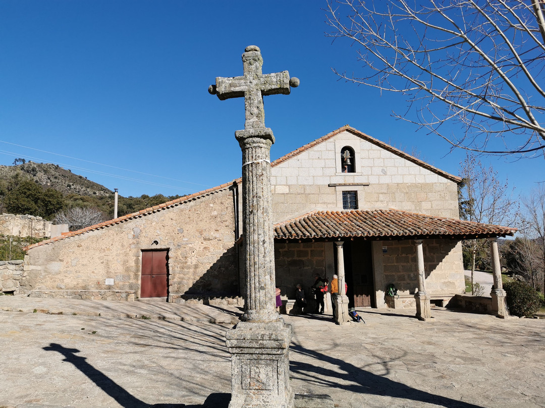 Ermita de Nuetra Senora de Navahonda-Robledo de Chavela必去景点