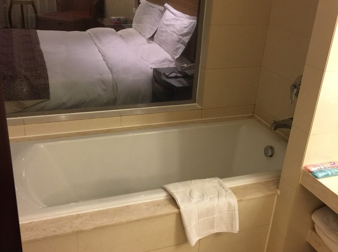 三隆春天酒店主图