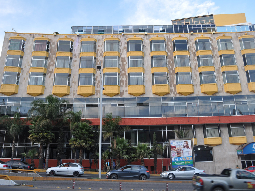 Hotel Arroyo De La Plata主图