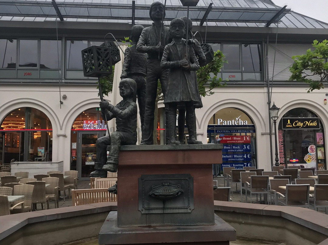 Bad Homburger Marktplatz mit Laternenbrunnen-巴特洪堡必去景点