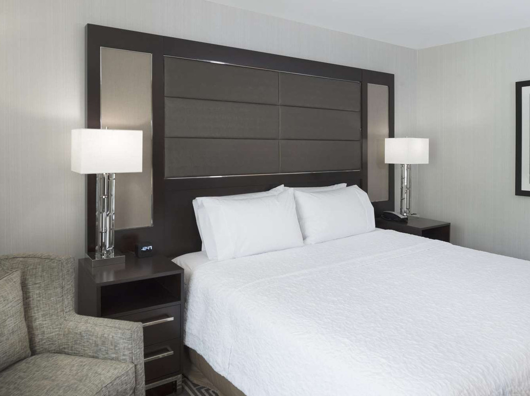 Hampton Inn & Suites Bridgewater主图