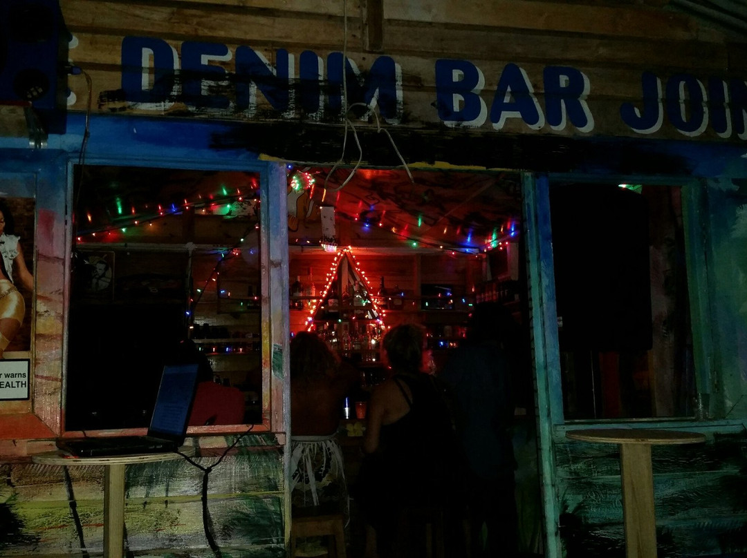 Blue Demin Bar Joint景点图片