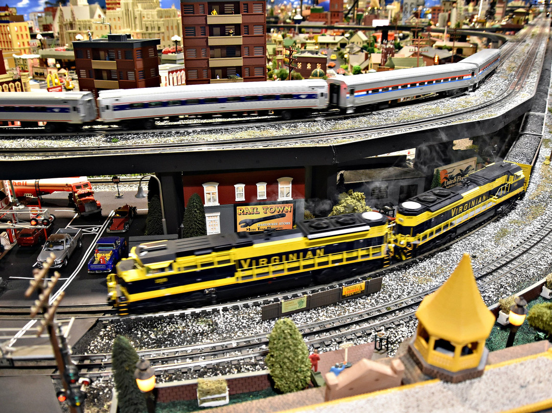 Mesopotamia旅游景点-Corner Field Model Railroad Museum & Trading Post Train Shop