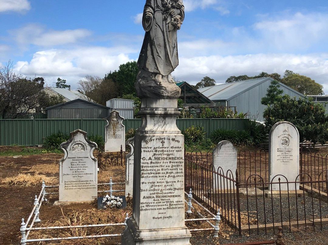 Bethany Pioneer Cemetery景点图片