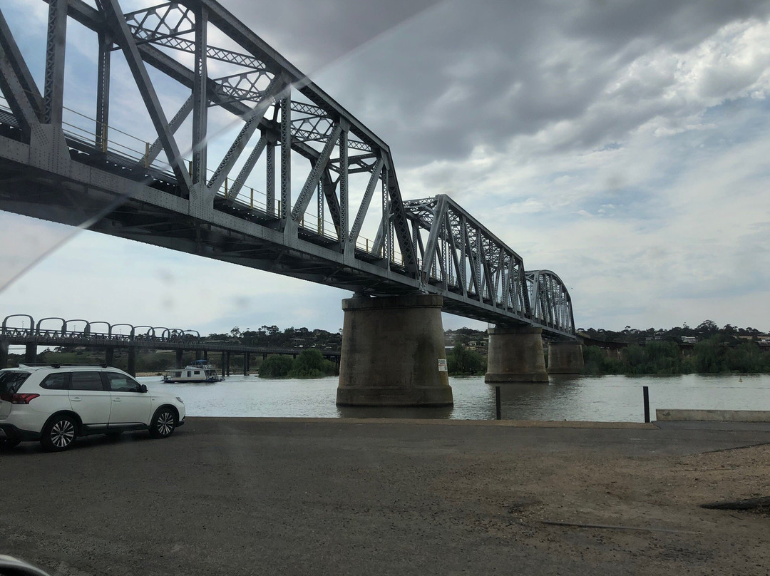 Murray Bridge Train Memorial景点图片
