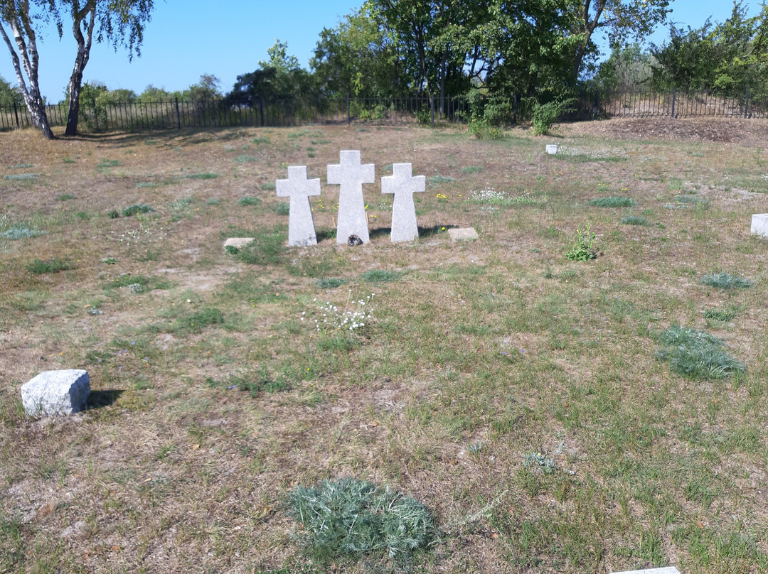 German Memorial Cemetery景点图片