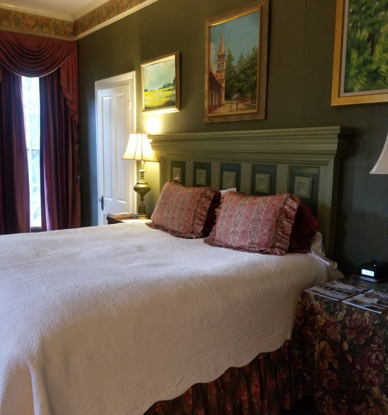 Rothschild - Pound House Inn主图