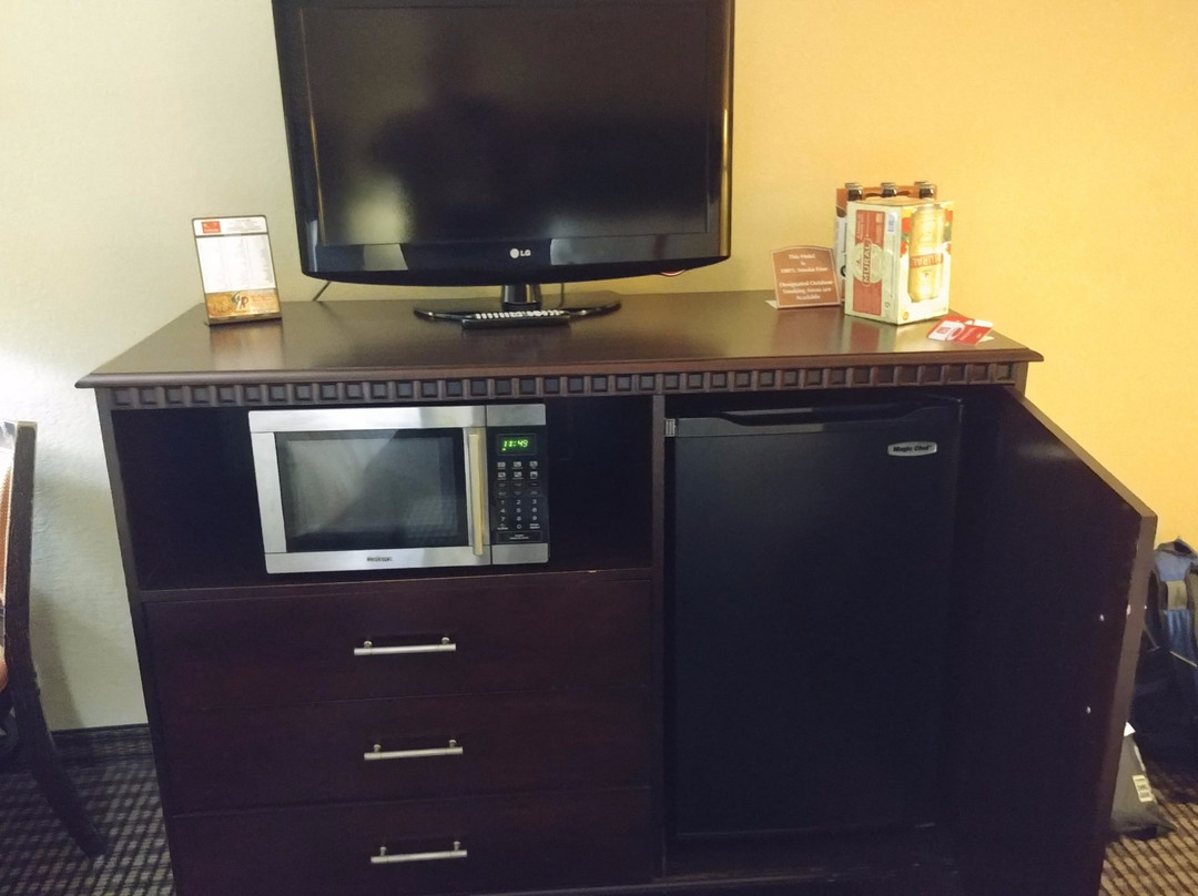 Econo Lodge Inn & Suites主图