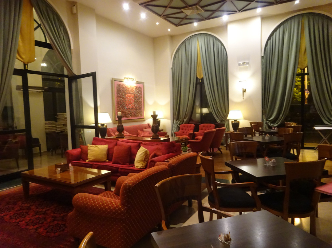 沃洛斯宫殿酒店主图