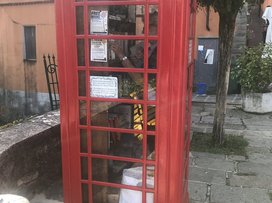 The Red Telephone Box Library-Barga必去景点