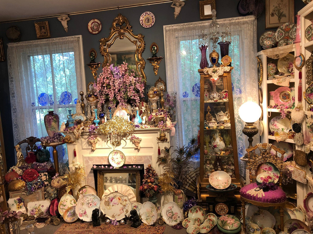 Wisteria Antiques景点图片