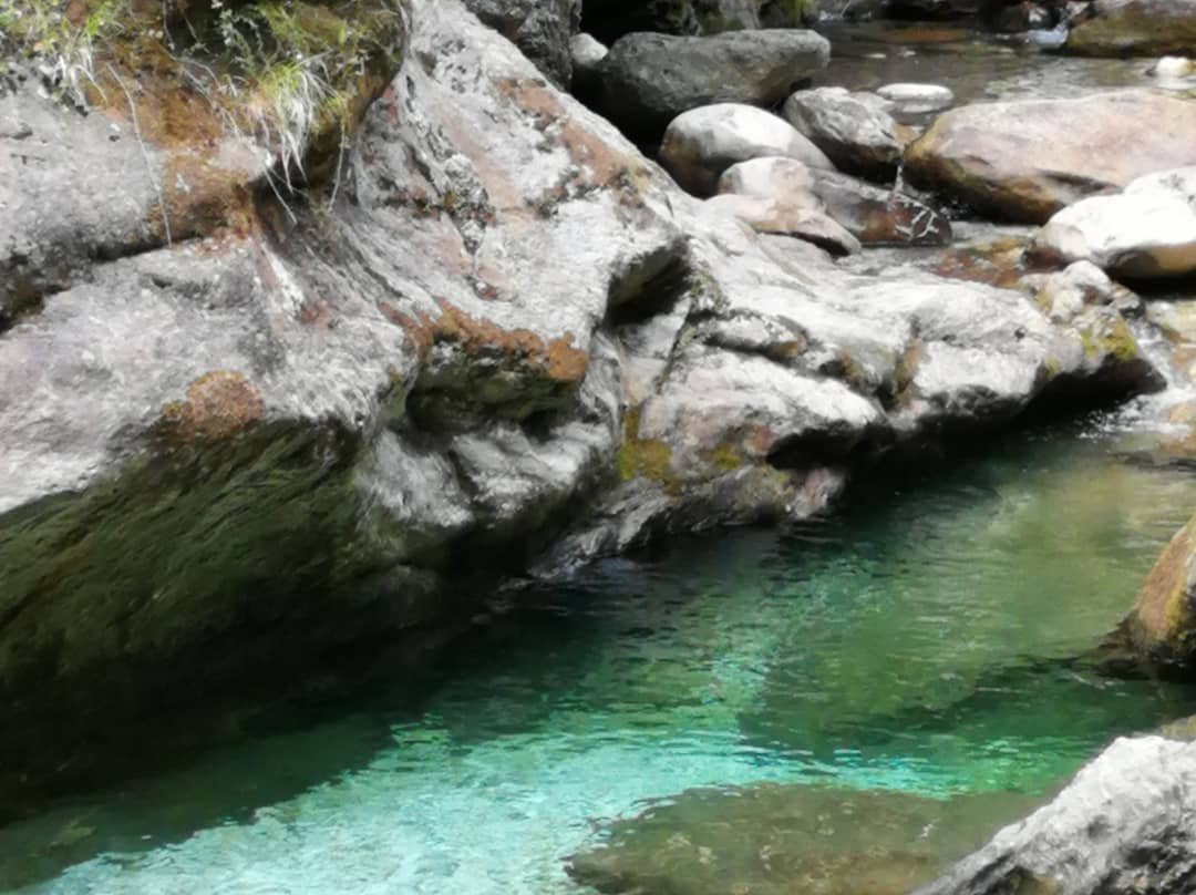 Malbacco Waterfalls景点图片