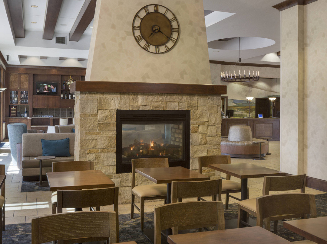 纳帕谷春季山丘套房酒店主图