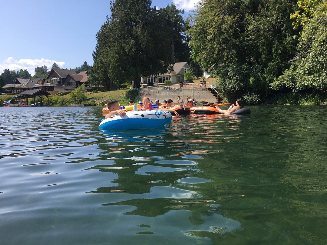 Cowichan River Tubing - The Tube Shack景点图片