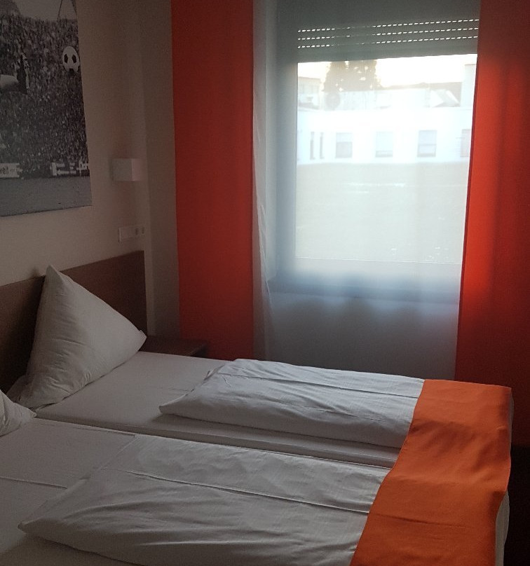 McDreams Hotel Monchengladbach主图