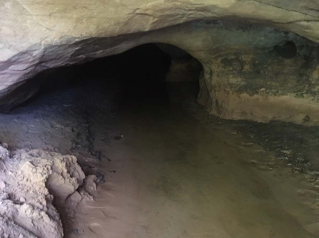Underground Lakes Vejini