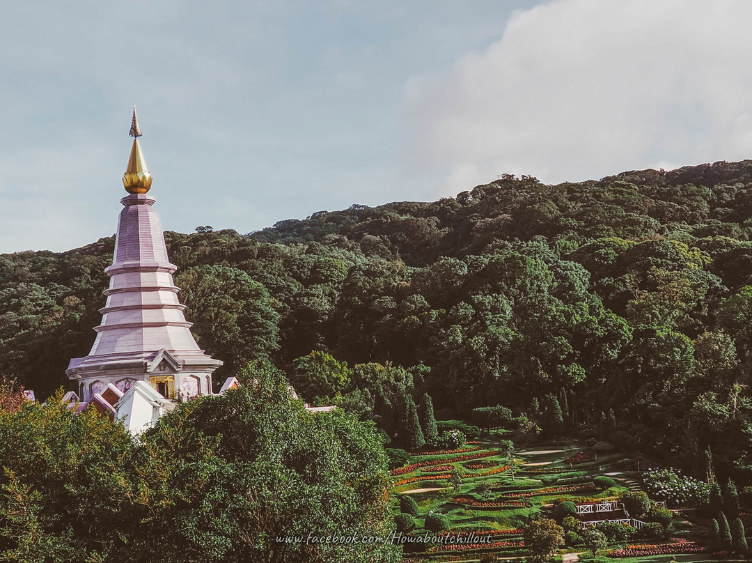 Twin Royal Stupas (Phra Maha Dhatu Nabha Metaneedol and Nabhapol Bhumisiri景点图片