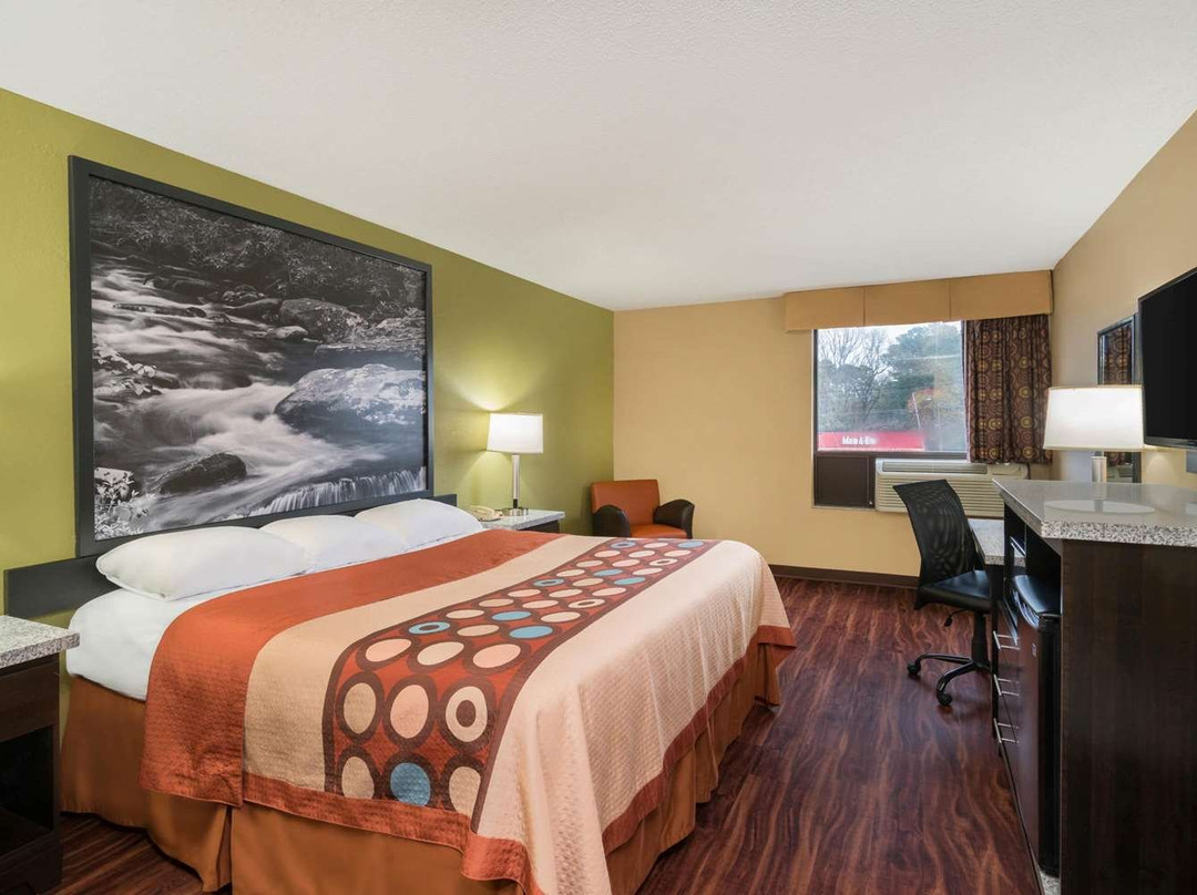 Super 8 by Wyndham Raleigh North East主图