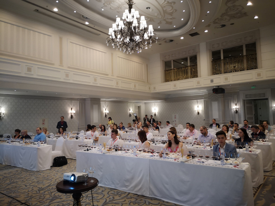 里克萨斯阿拉木图酒店主图