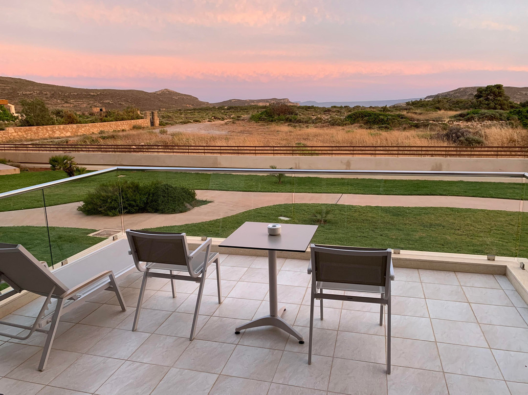 Double Bay Beach Hotel主图