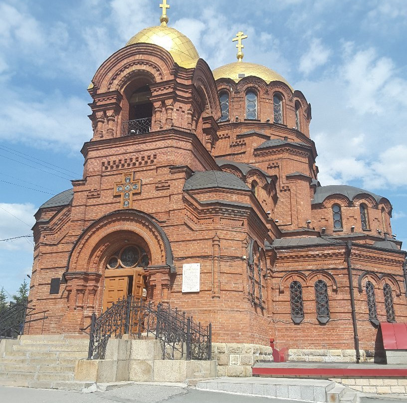 Alexandre Nevsky Cathedral (Sobor Alexandra Nevskogo)景点图片