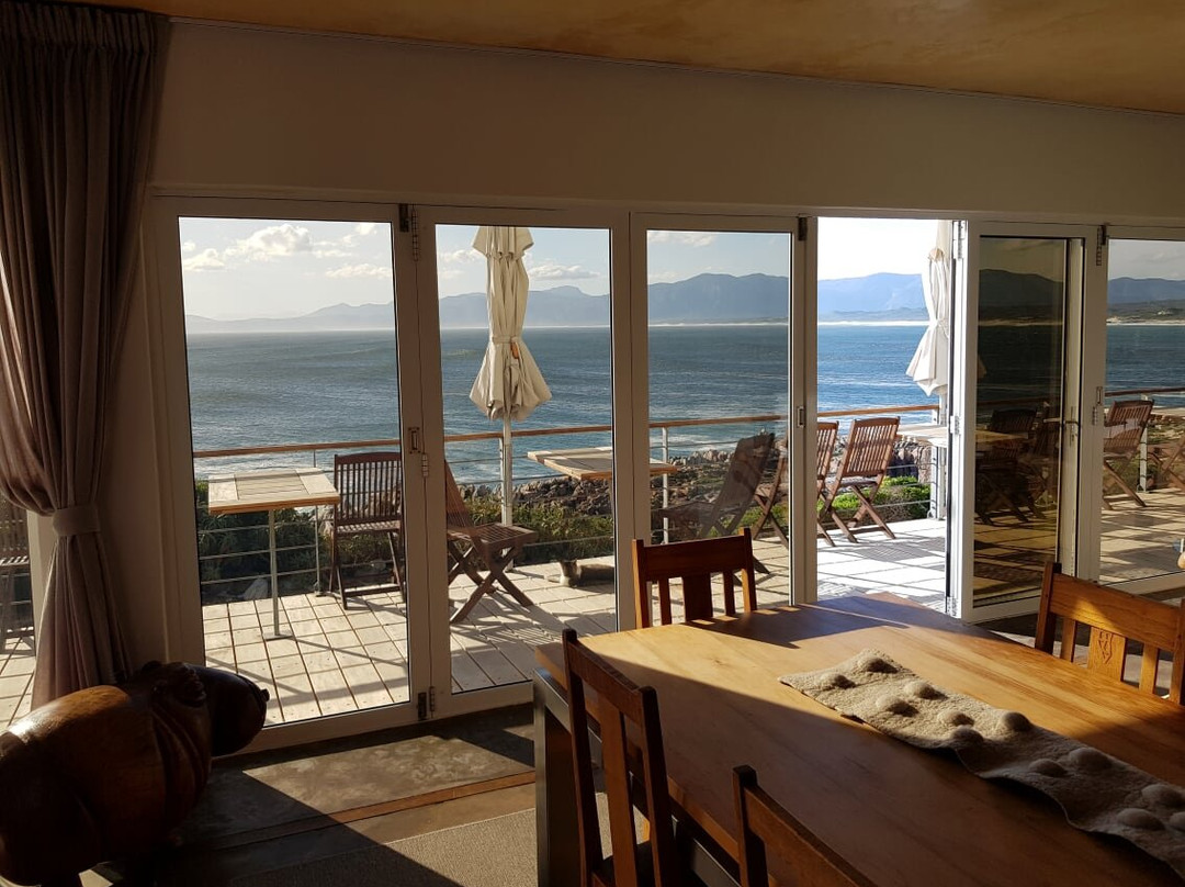 Whalesong Lodge主图