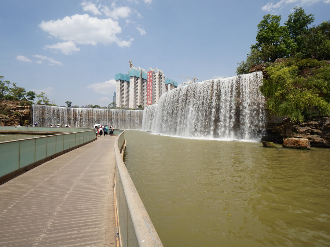 昆明瀑布公园-昆明市必去景点