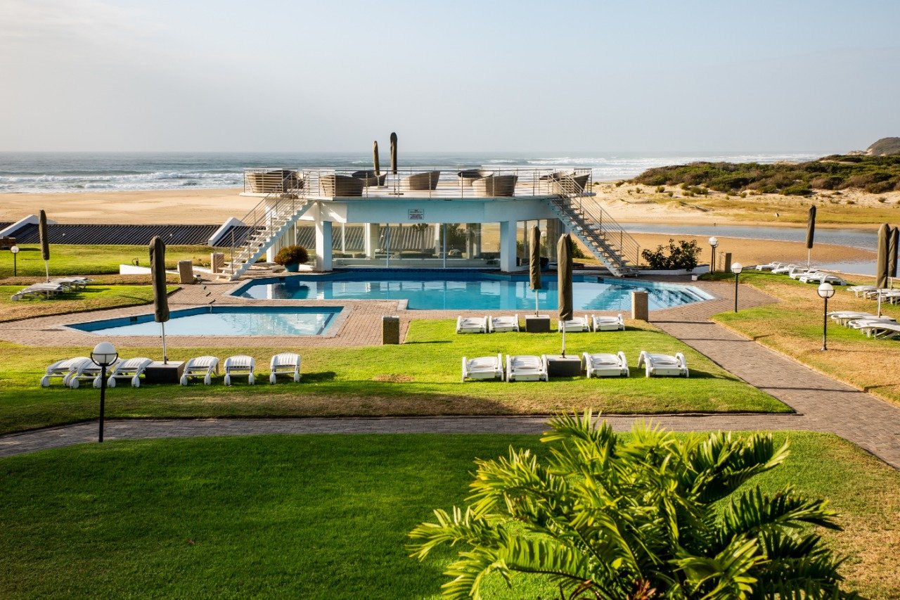 Mpekweni Beach Resort-泳池