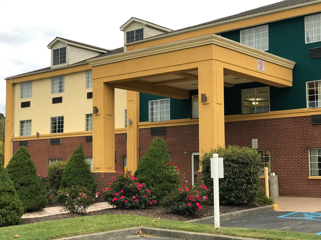 Days Inn by Wyndham Norton主图