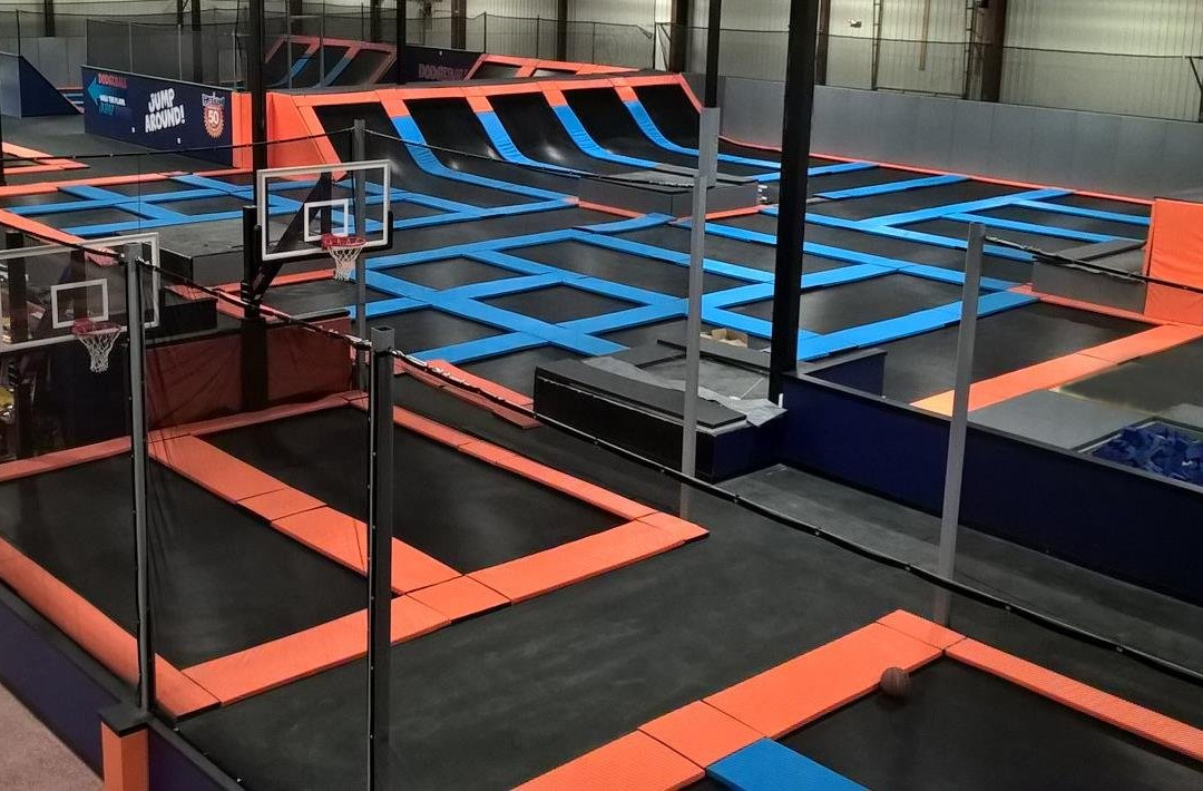 Helium Trampoline & Indoor Adventure Park-Eldridge必去景点