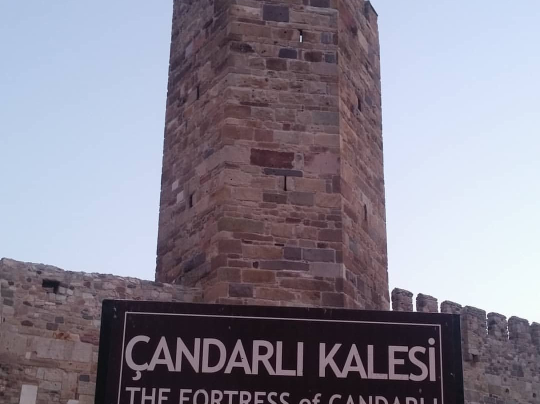 Candarli Castle景点图片