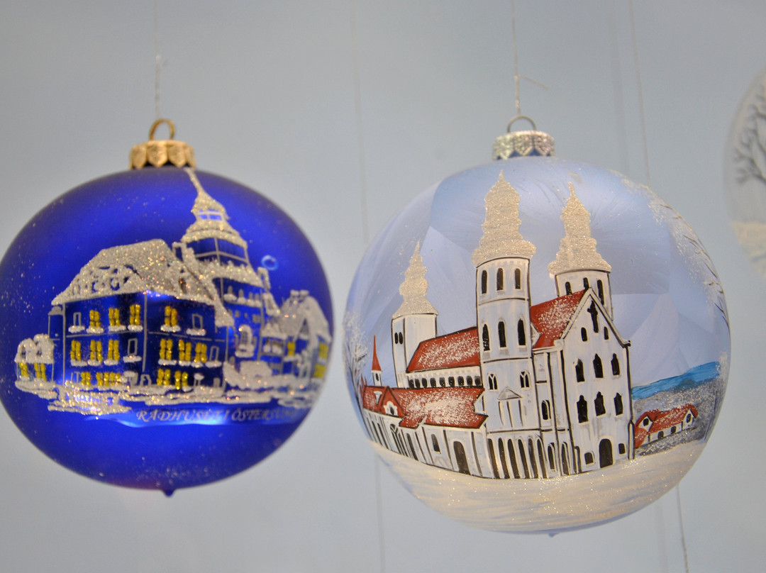 Christmas Decorations Factory of Doroszko景点图片