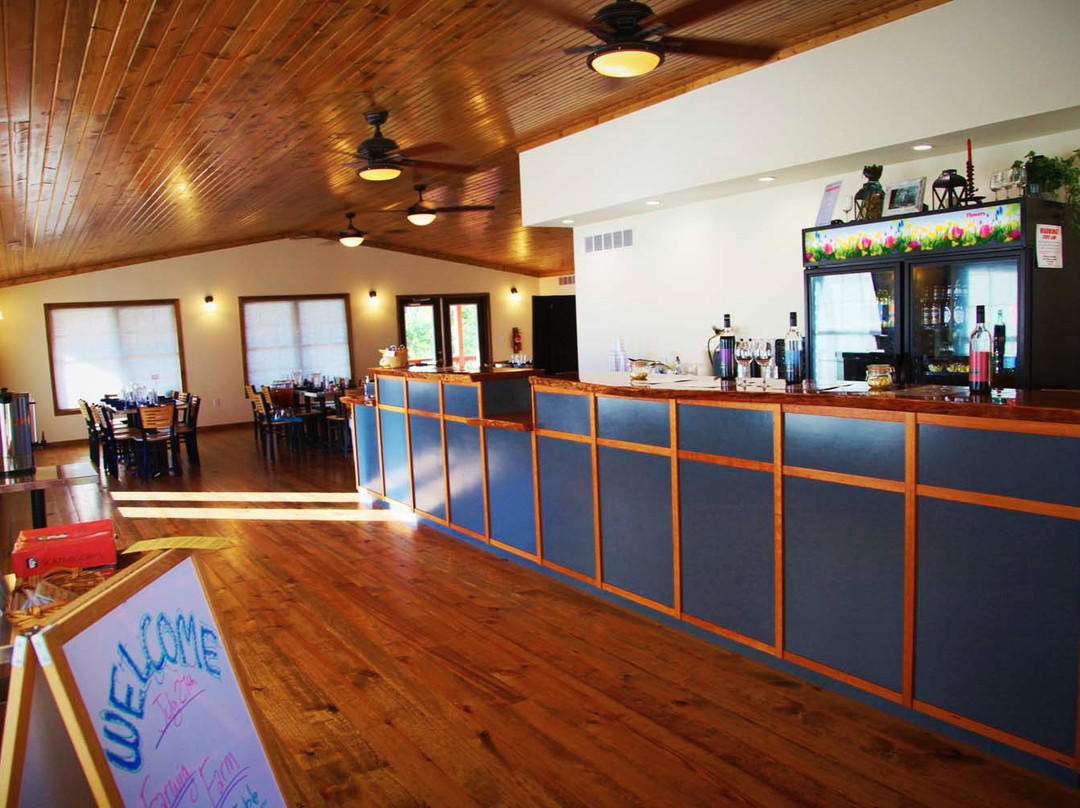 Peaceful Bend Vineyard-Steelville必去景点