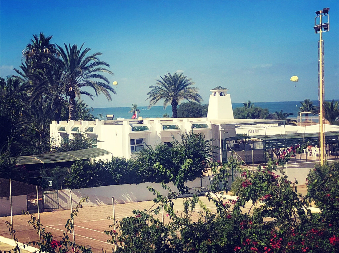 阿布索菲安尼酒店主图