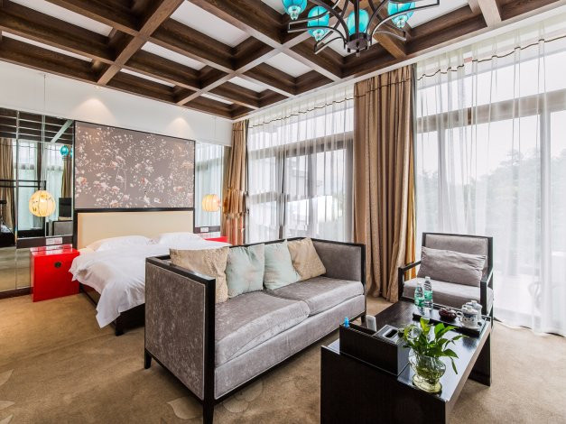 花间集驿栈主图