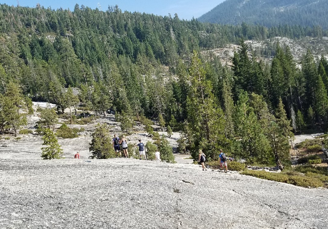 Horsetail Falls & Pyramid Creek景点图片