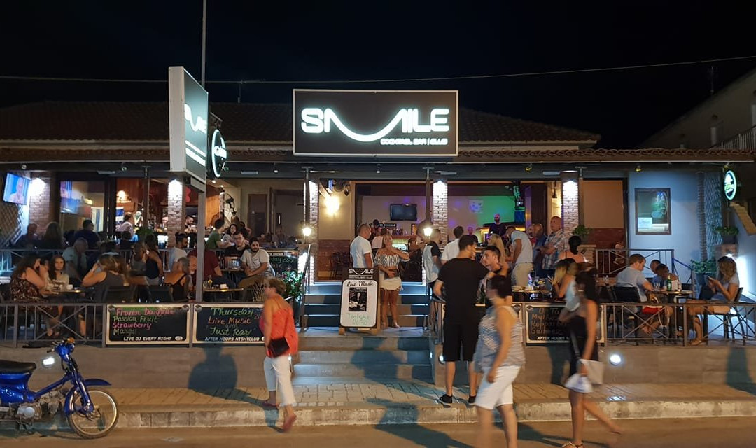 Smile Cocktail Bar-Café-提斯里菲必去景点