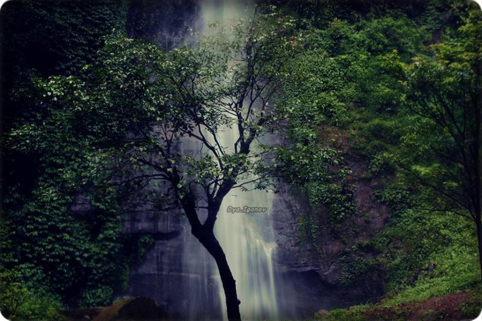 Tancak Kembar Waterfall-本托沃索必去景点